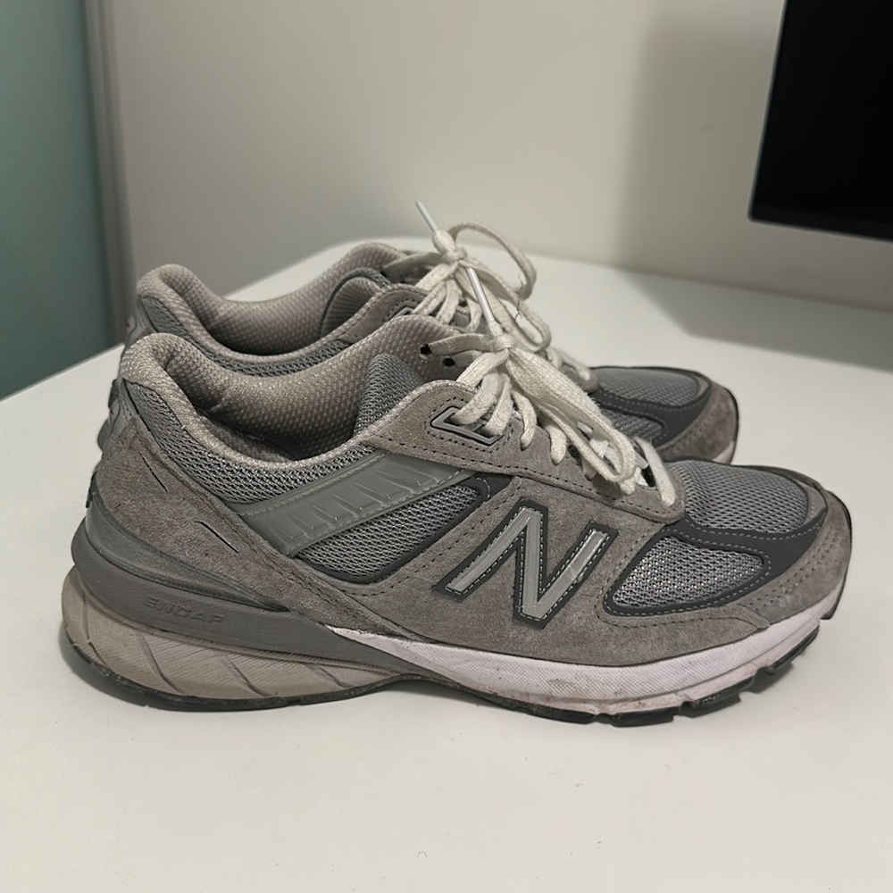 NEW BALANCE 990 V - GREY - SIZE 8